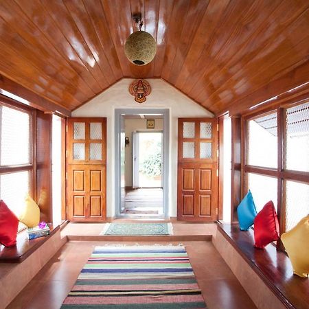 Sardar Bahadur'S Heritage Bungalow Estate Stay Napoklu Екстериор снимка