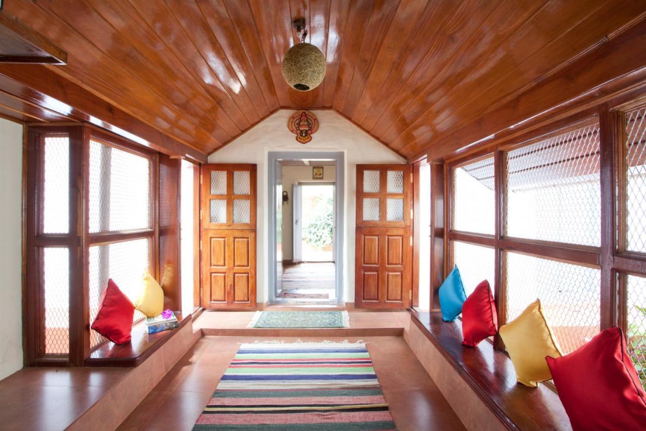 Sardar Bahadur'S Heritage Bungalow Estate Stay Napoklu Екстериор снимка