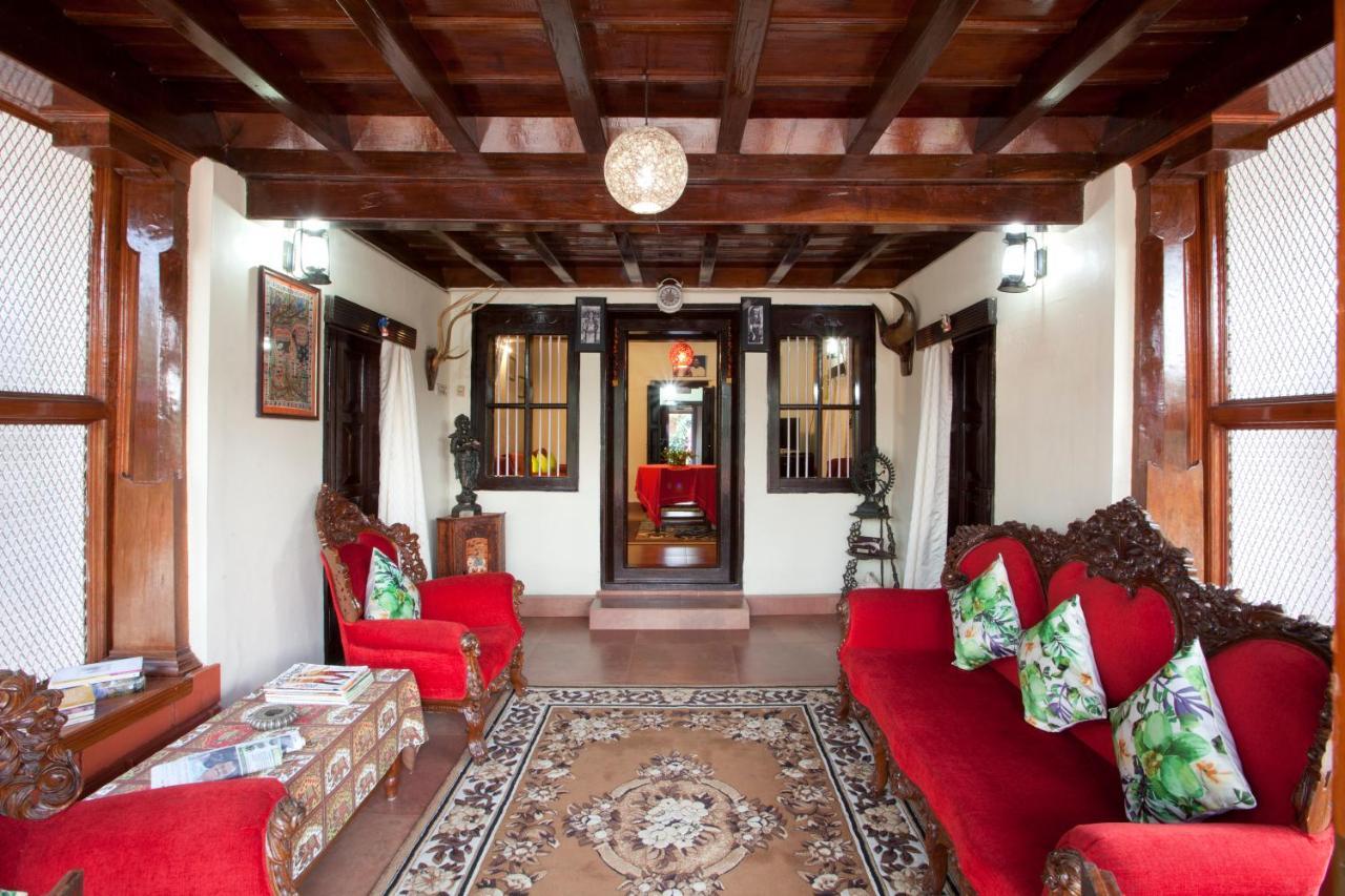 Sardar Bahadur'S Heritage Bungalow Estate Stay Napoklu Екстериор снимка