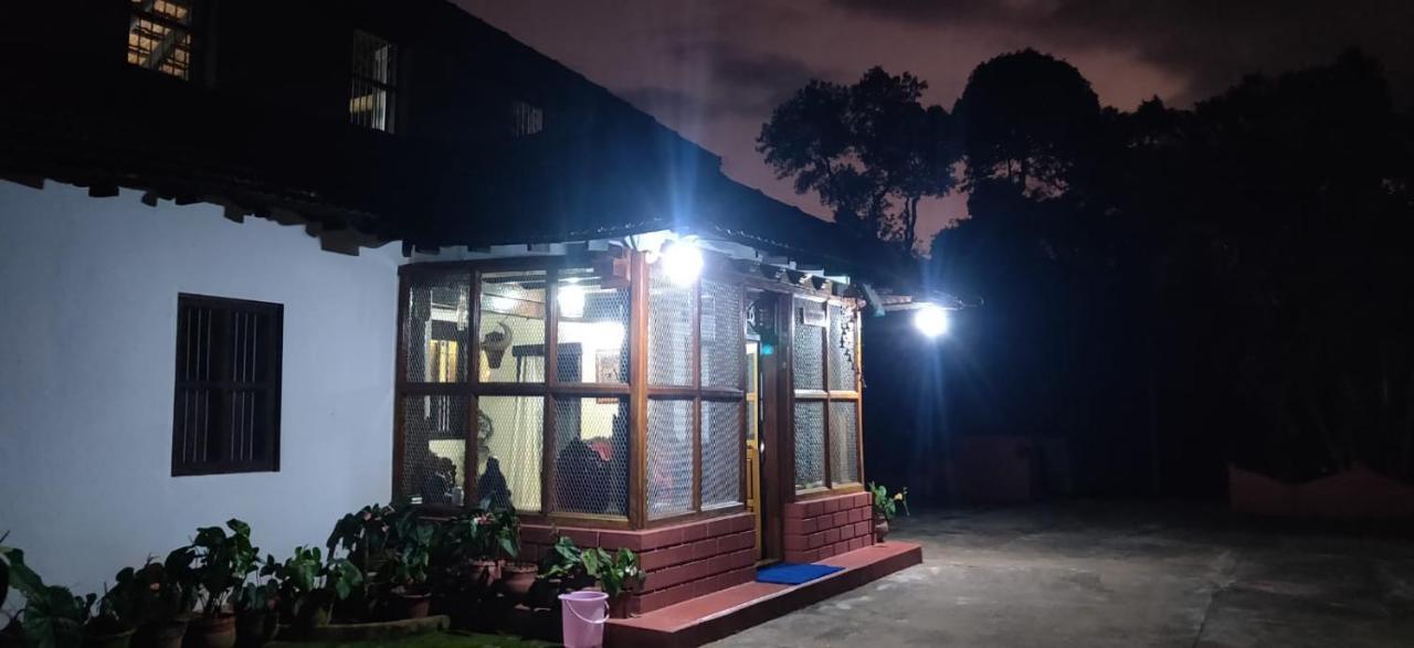Sardar Bahadur'S Heritage Bungalow Estate Stay Napoklu Екстериор снимка