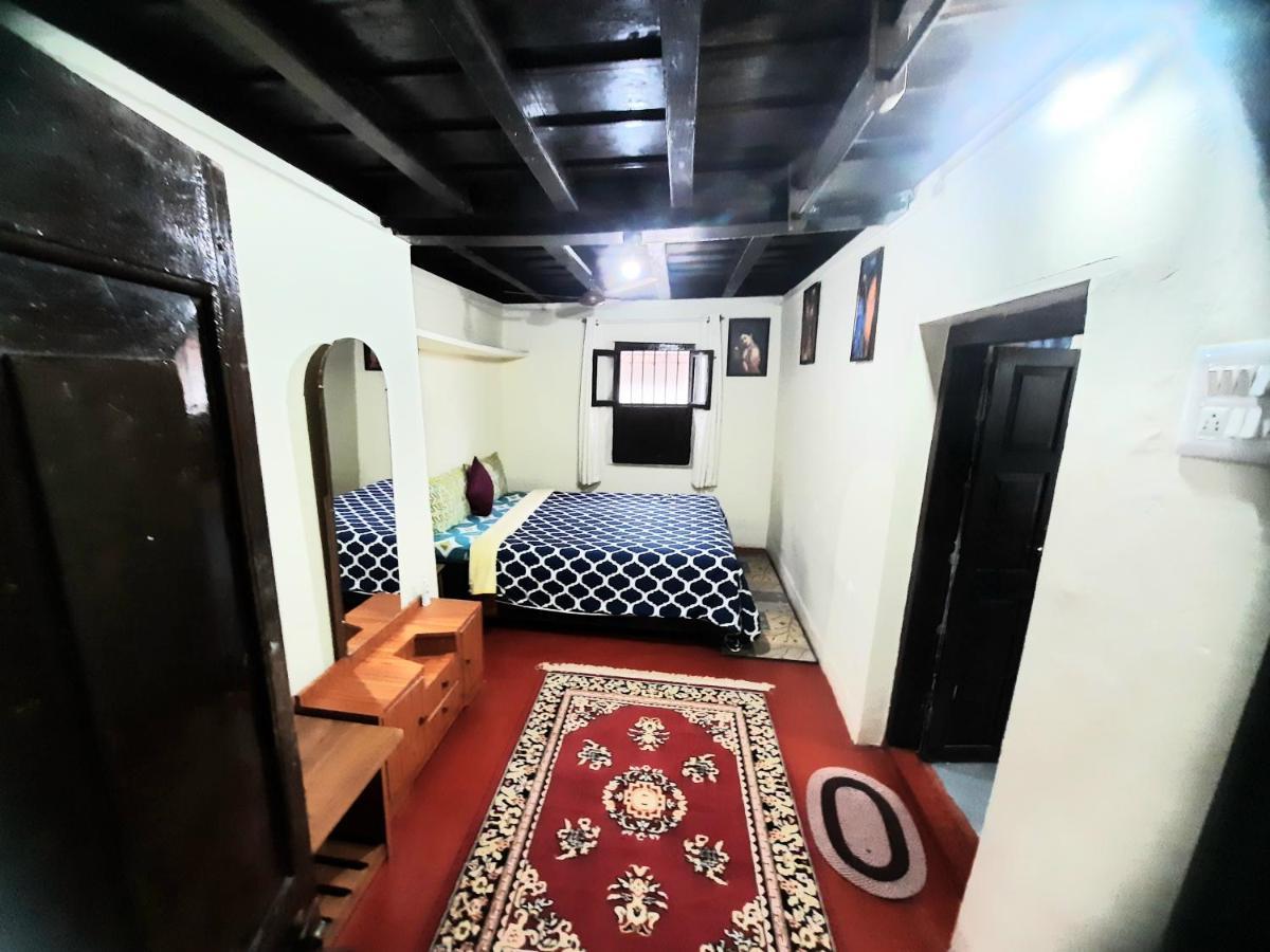 Sardar Bahadur'S Heritage Bungalow Estate Stay Napoklu Екстериор снимка