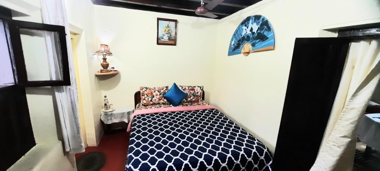 Sardar Bahadur'S Heritage Bungalow Estate Stay Napoklu Екстериор снимка